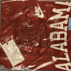 Nike Alabama Crimson Tide Red T-Shirt NWT Men's Sz Medium.